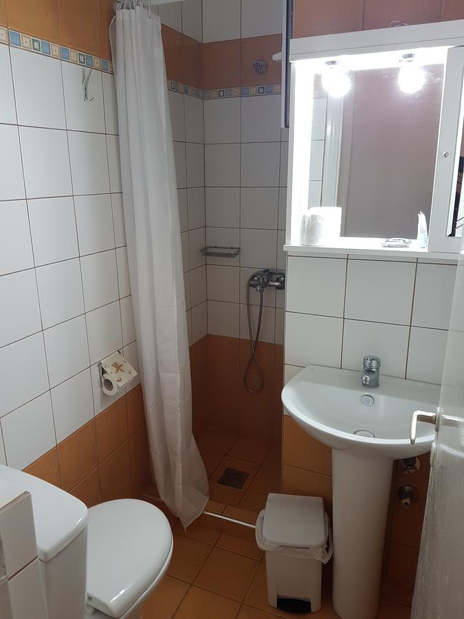 Efstathiou Mihail Studios And Apartments Стомион Екстериор снимка